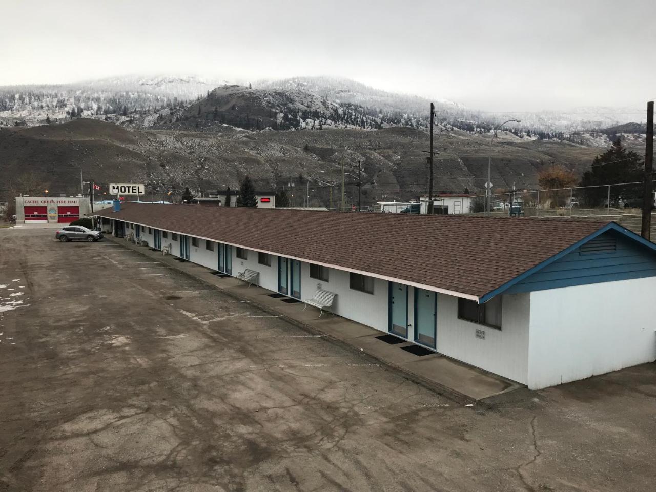 滚草汽车旅馆 卡切溪 外观 照片